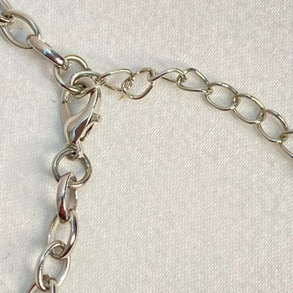 Silver Tone Princess Necklace Clear Tear Drop Rhinestones Varying Sizes - Picture 6 of 10